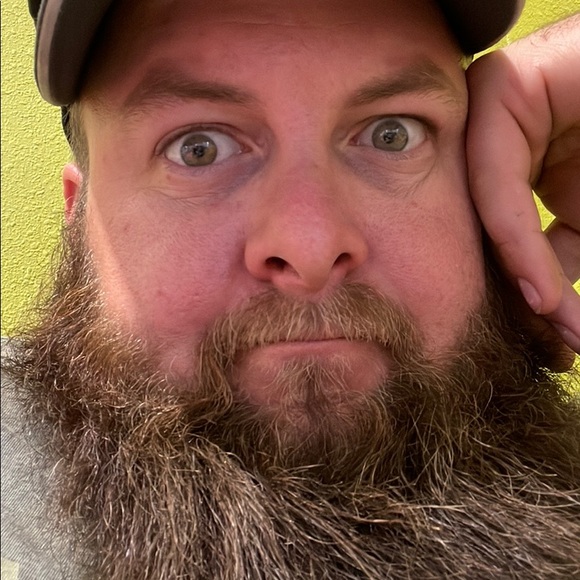 Meet your Posher, Taylor - Picture 1 of 1